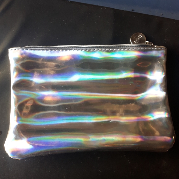 🍁 3 for 28 - Silver Rainbow Metallic Ipsy Makeup Bag - Picture 2 of 6